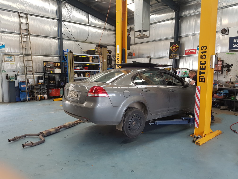 Mechanics Port Adelaide Call Kym's Auto Repairs on 08 8449 3334